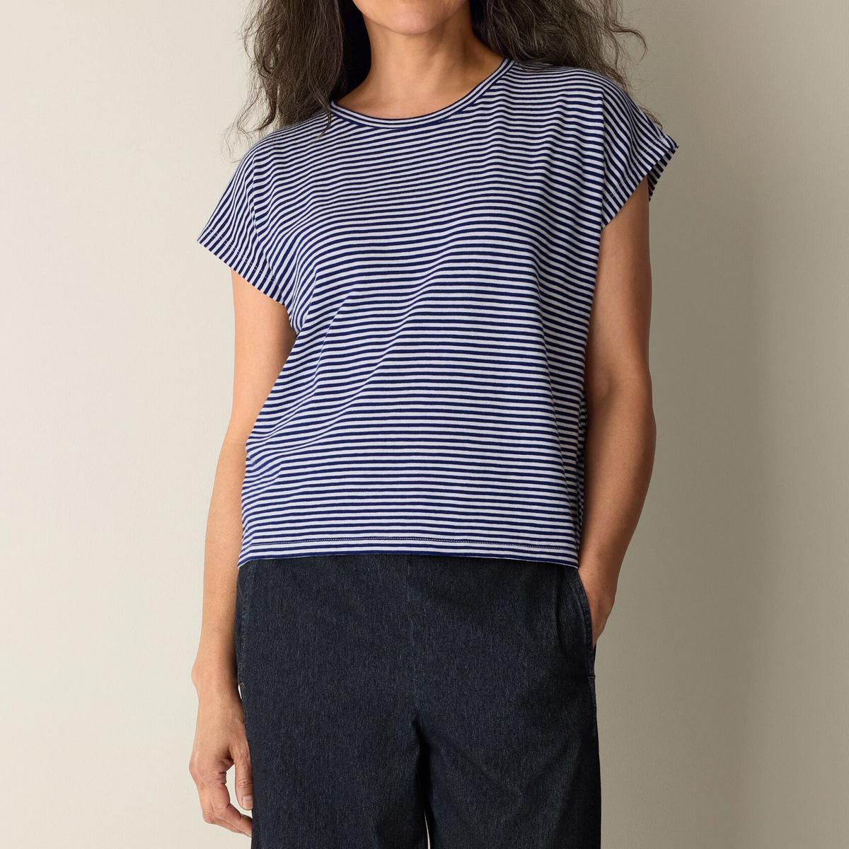 Koszulka w paski, okrągły dekolt, rękawki cap sleeve typu dolman, luźny fason, bawełna organiczna